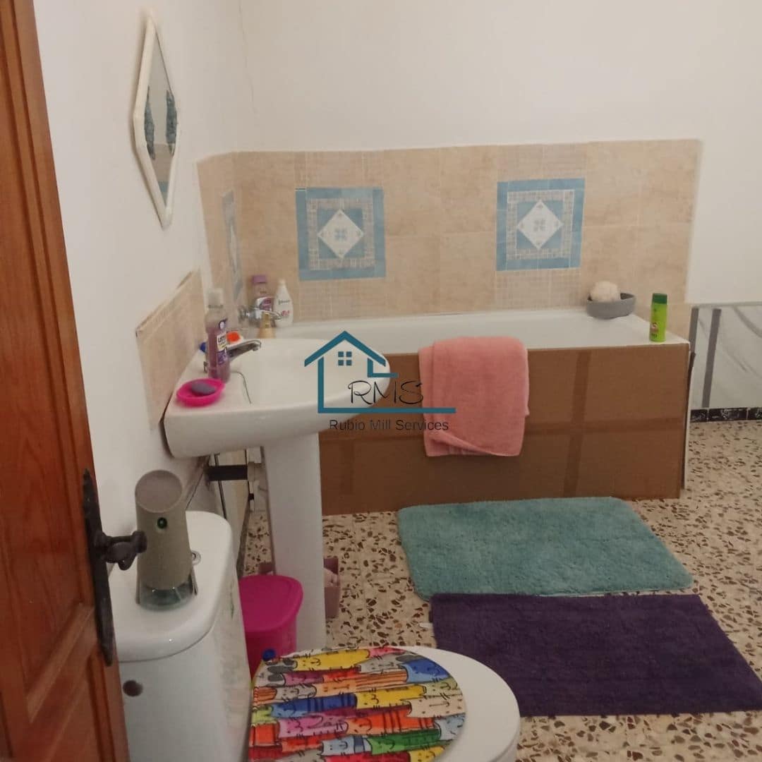 5 soveværelse Rækkehus til salg i El Contador med swimmingpool - € 90.000 (Ref: 8857820)