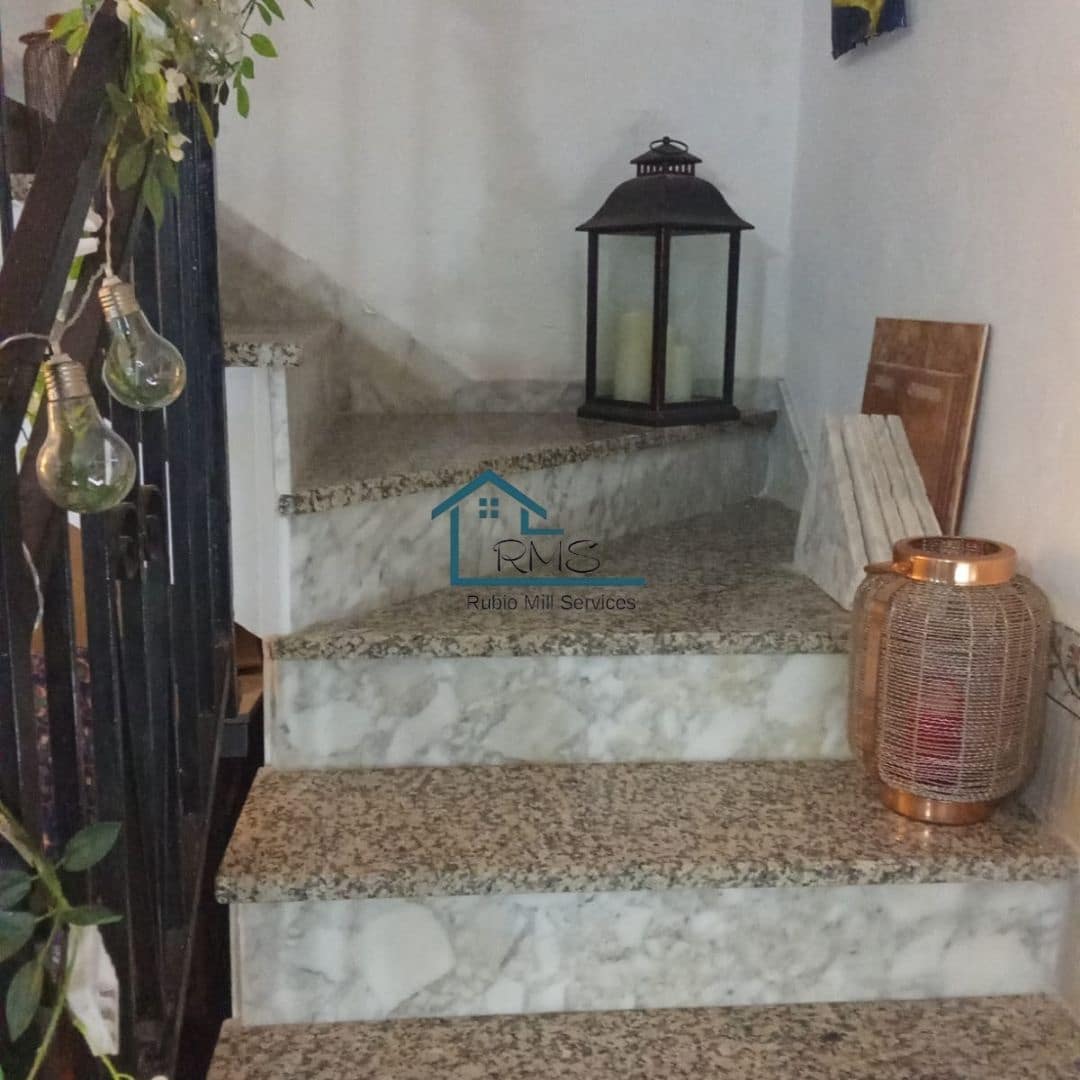 5 soveværelse Rækkehus til salg i El Contador med swimmingpool - € 90.000 (Ref: 8857820)