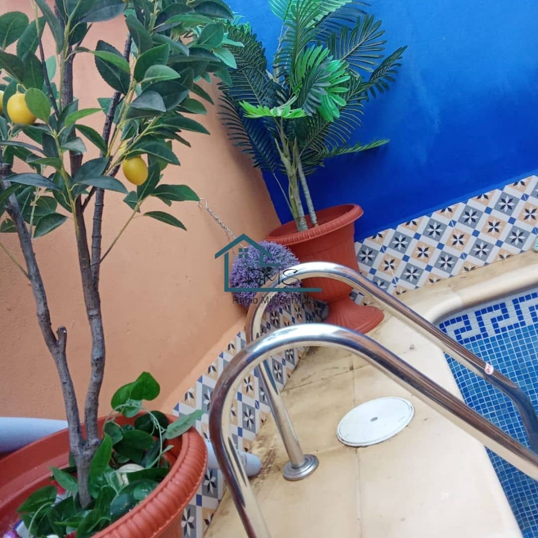 5 soveværelse Rækkehus til salg i El Contador med swimmingpool - € 90.000 (Ref: 8857820)