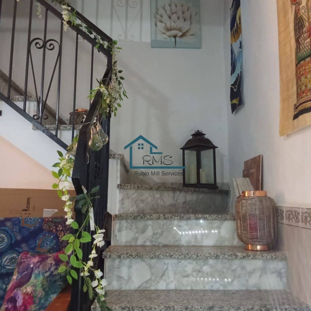 5 soveværelse Rækkehus til salg i El Contador med swimmingpool - € 90.000 (Ref: 8857820)