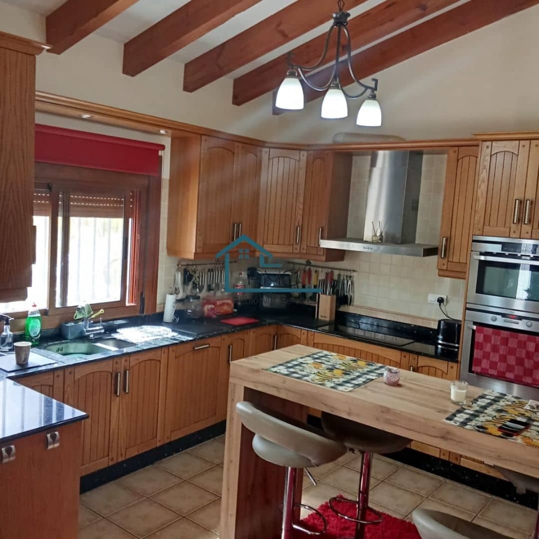 4 slaapkamer Villa te koop in Velez-Rubio met zwembad garage - € 330.000 (Ref: 8864131)