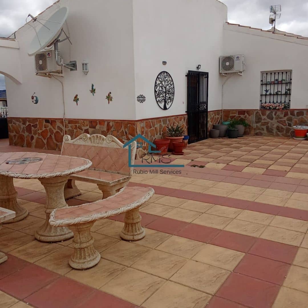 4 slaapkamer Villa te koop in Velez-Rubio met zwembad garage - € 330.000 (Ref: 8864131)