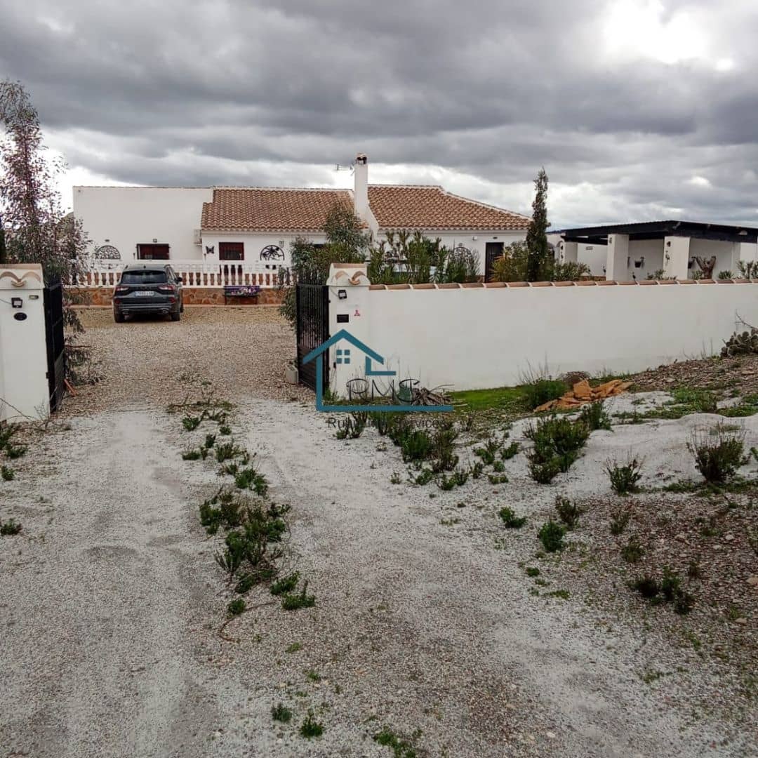 4 slaapkamer Villa te koop in Velez-Rubio met zwembad garage - € 330.000 (Ref: 8864131)