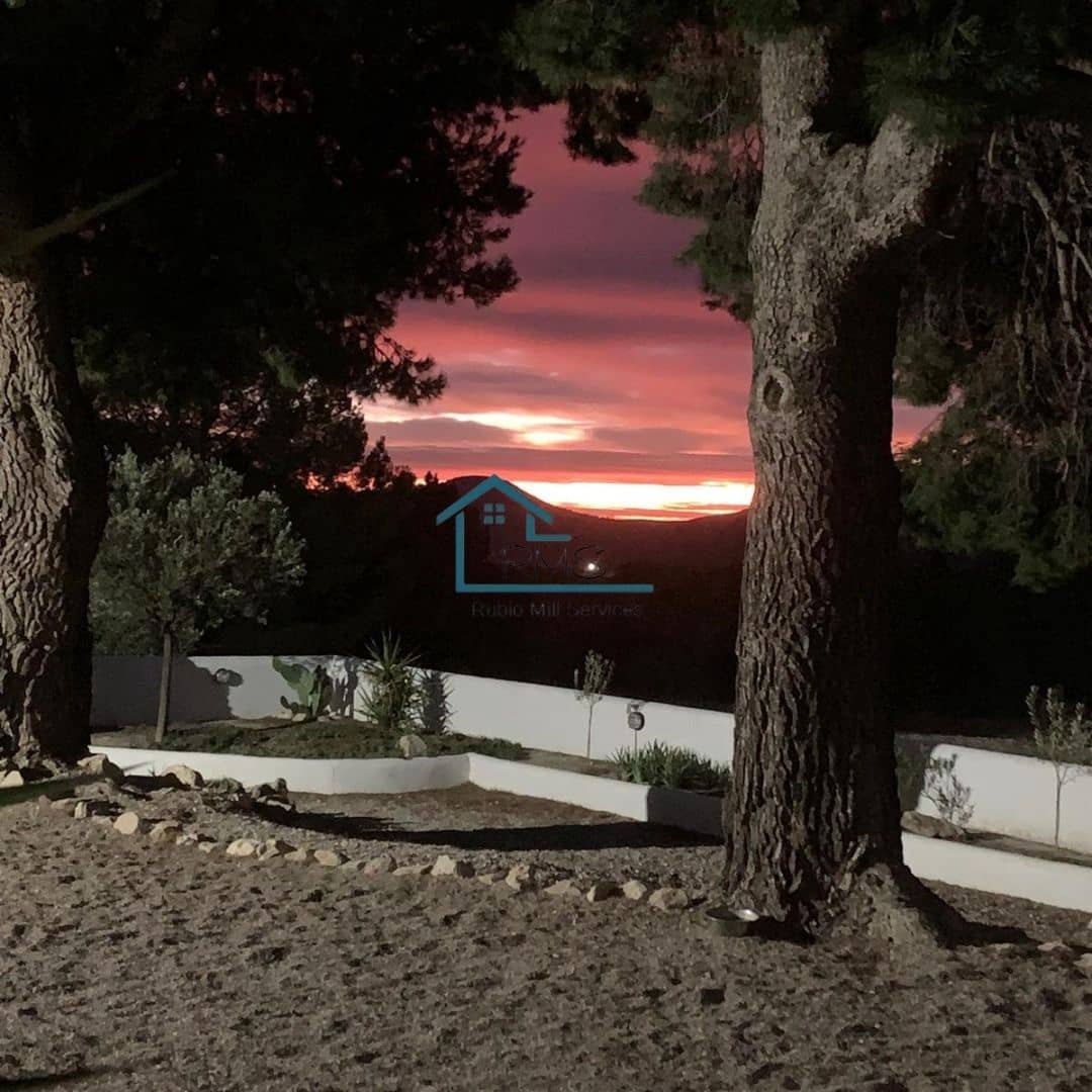 6 soveværelse Finca/Landehus til salg i Chirivel med swimmingpool garage - € 530.000 (Ref: 8971248)