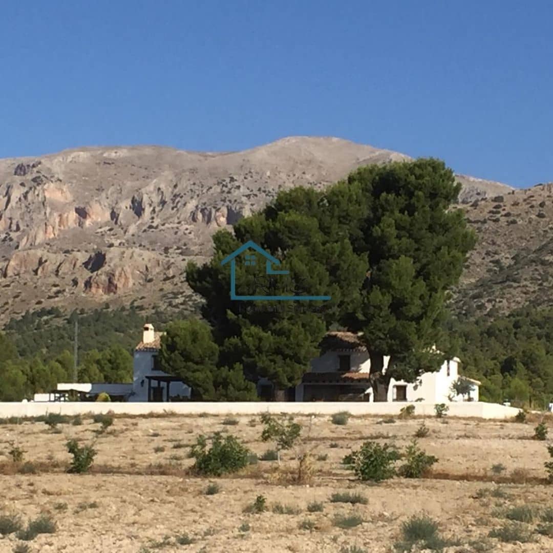 6 soveværelse Finca/Landehus til salg i Chirivel med swimmingpool garage - € 530.000 (Ref: 8971248)