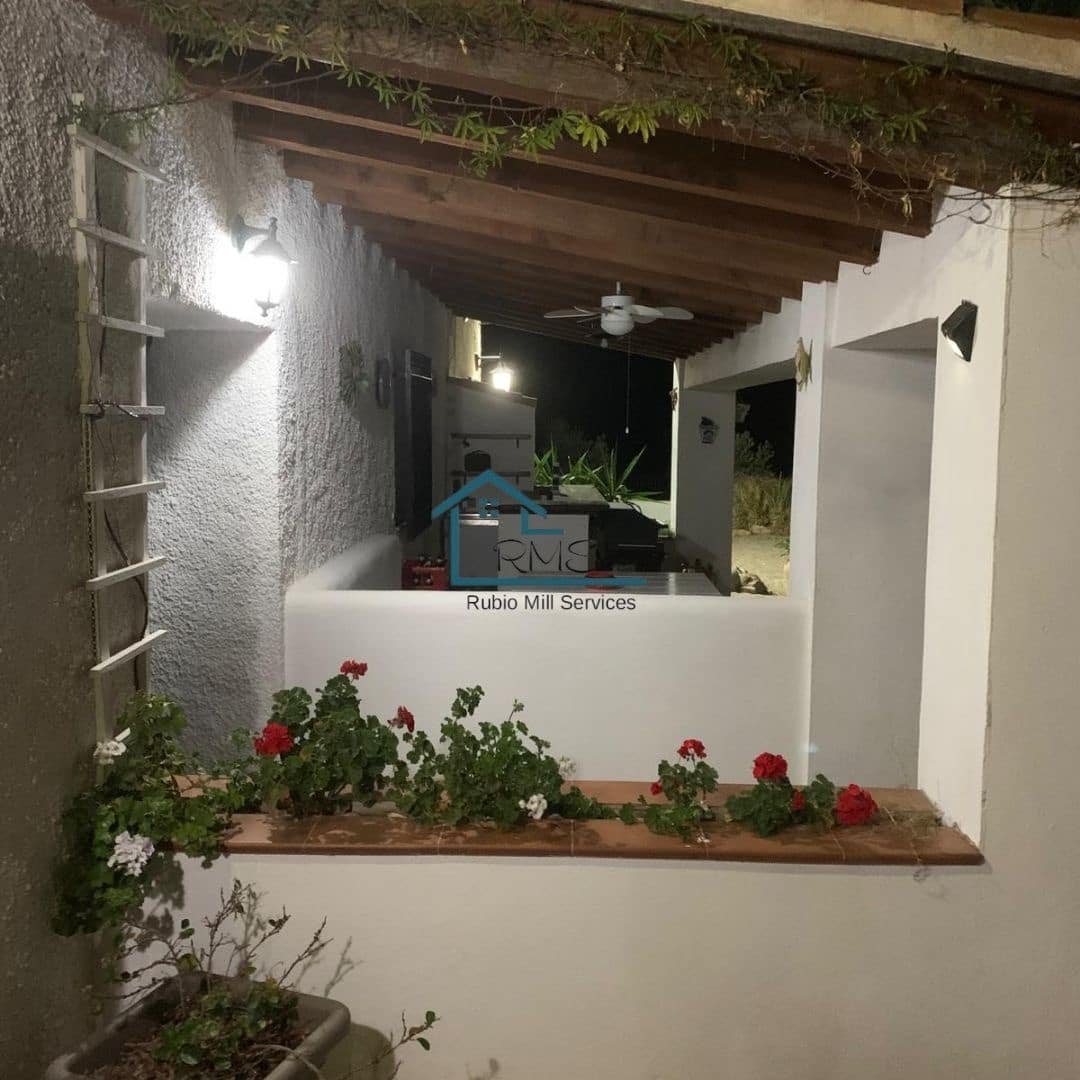 6 soveværelse Finca/Landehus til salg i Chirivel med swimmingpool garage - € 530.000 (Ref: 8971248)