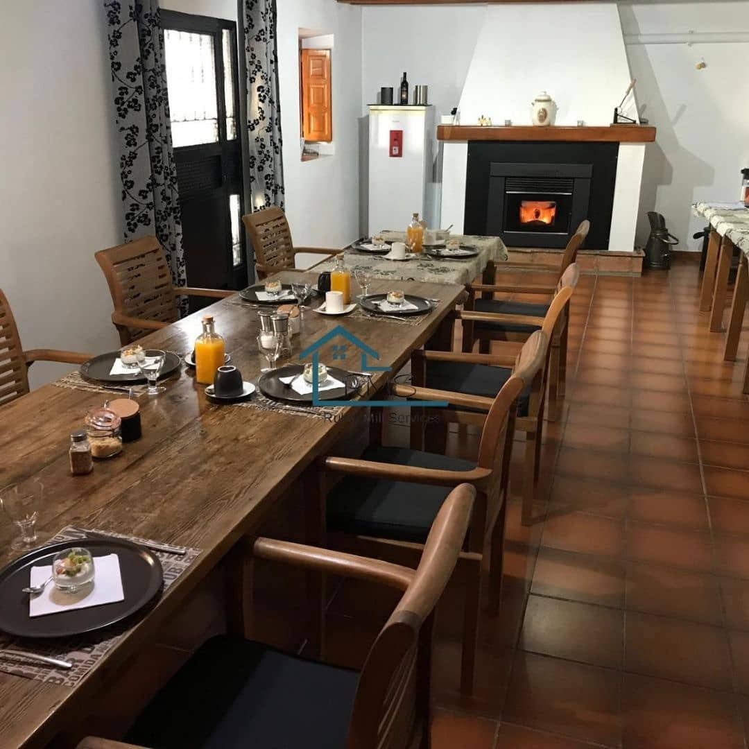 6 soveværelse Finca/Landehus til salg i Chirivel med swimmingpool garage - € 530.000 (Ref: 8971248)