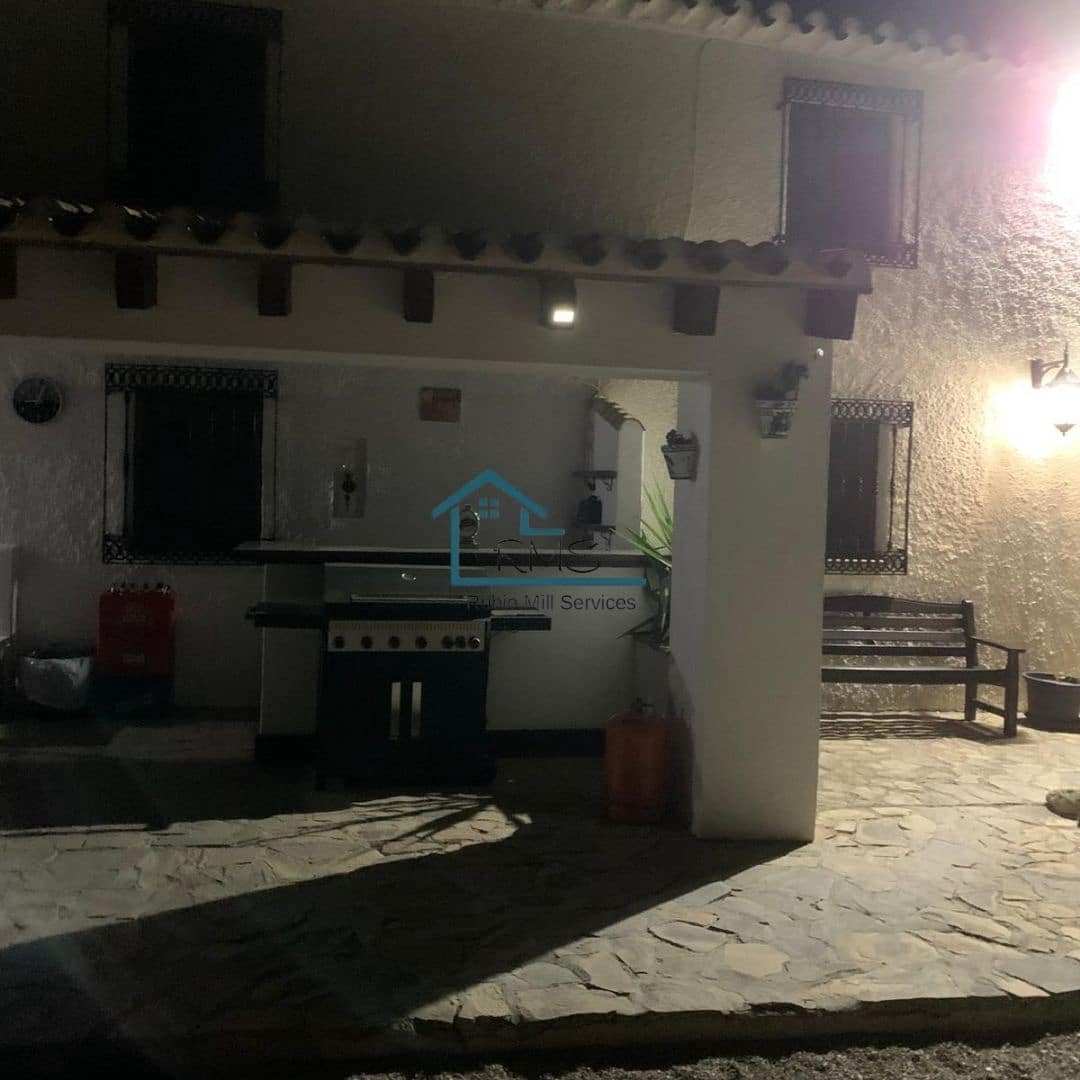 6 soveværelse Finca/Landehus til salg i Chirivel med swimmingpool garage - € 530.000 (Ref: 8971248)