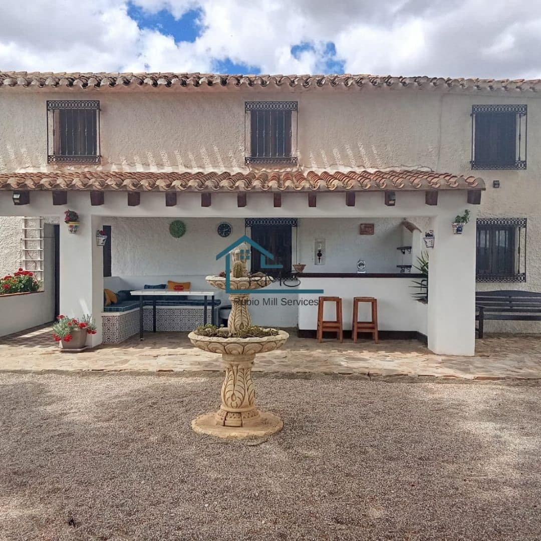 6 soveværelse Finca/Landehus til salg i Chirivel med swimmingpool garage - € 530.000 (Ref: 8971248)