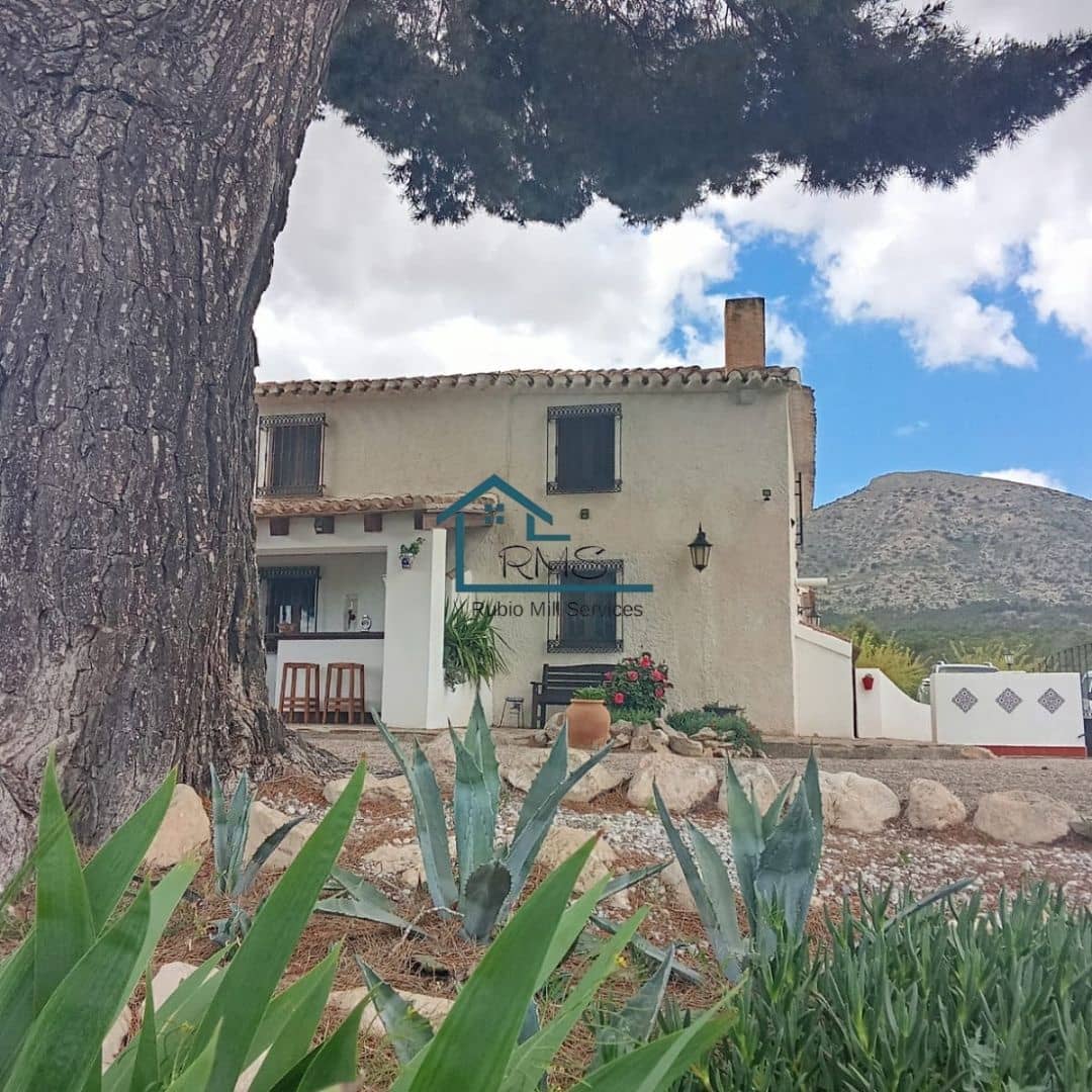 6 soveværelse Finca/Landehus til salg i Chirivel med swimmingpool garage - € 530.000 (Ref: 8971248)