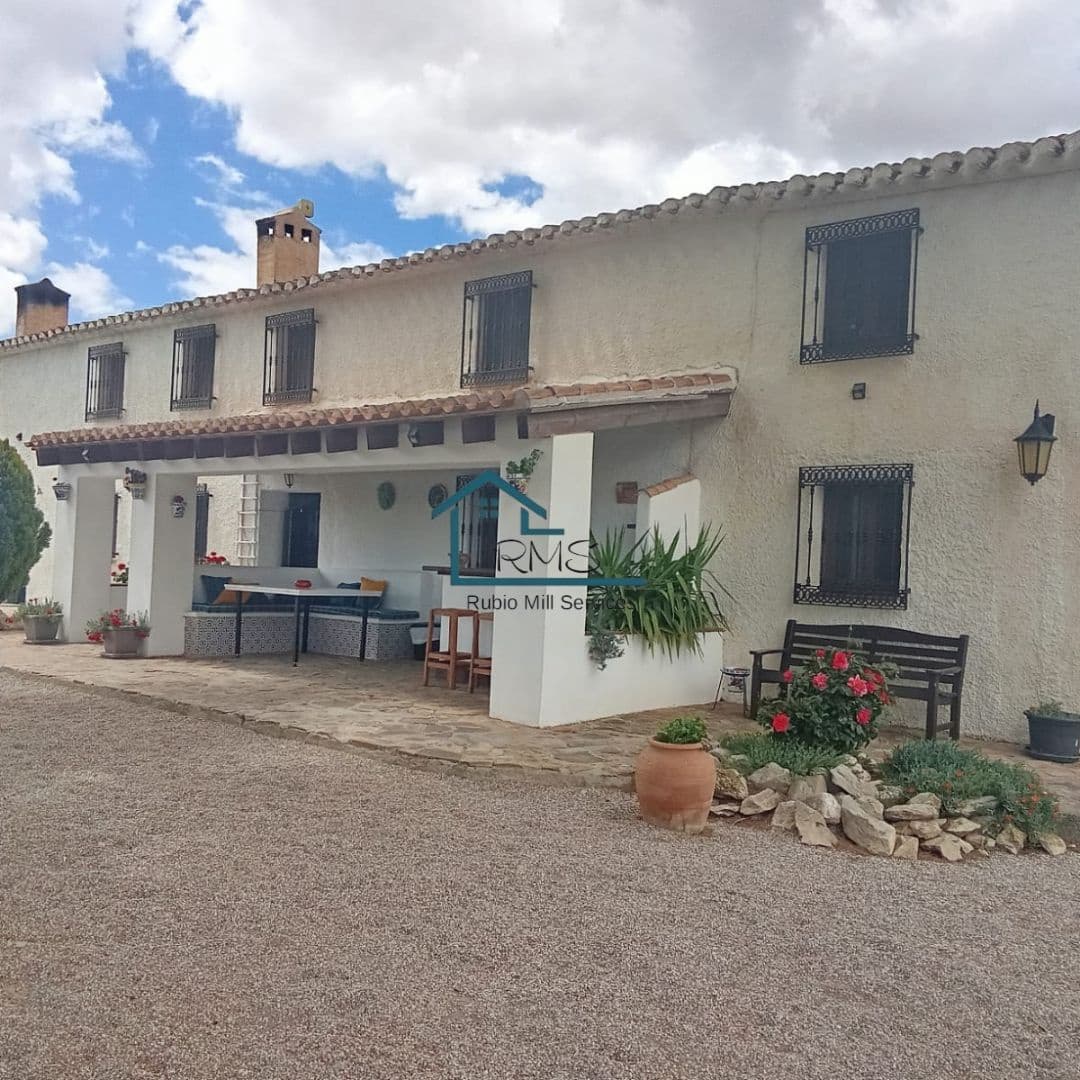 6 soveværelse Finca/Landehus til salg i Chirivel med swimmingpool garage - € 530.000 (Ref: 8971248)