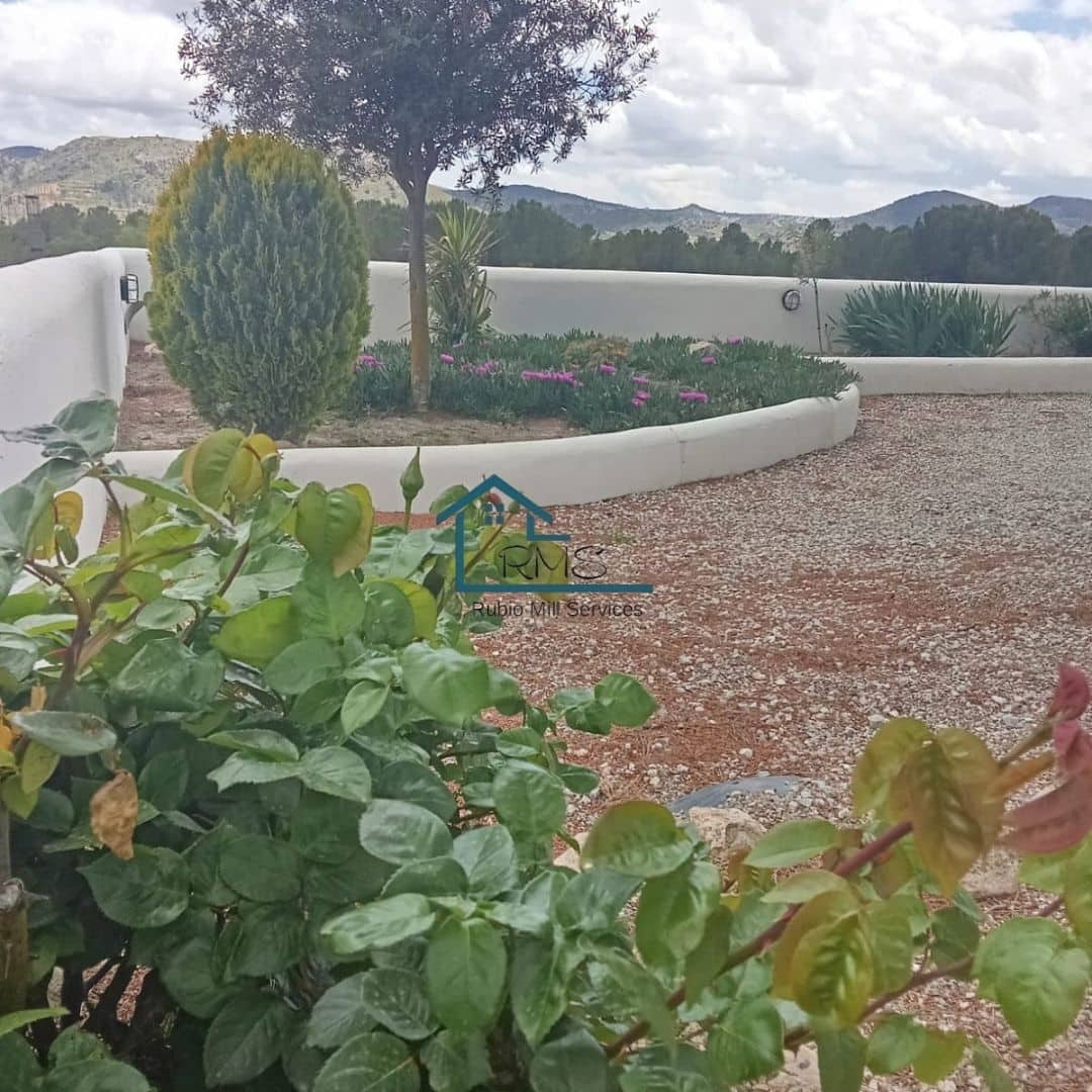 6 soveværelse Finca/Landehus til salg i Chirivel med swimmingpool garage - € 530.000 (Ref: 8971248)