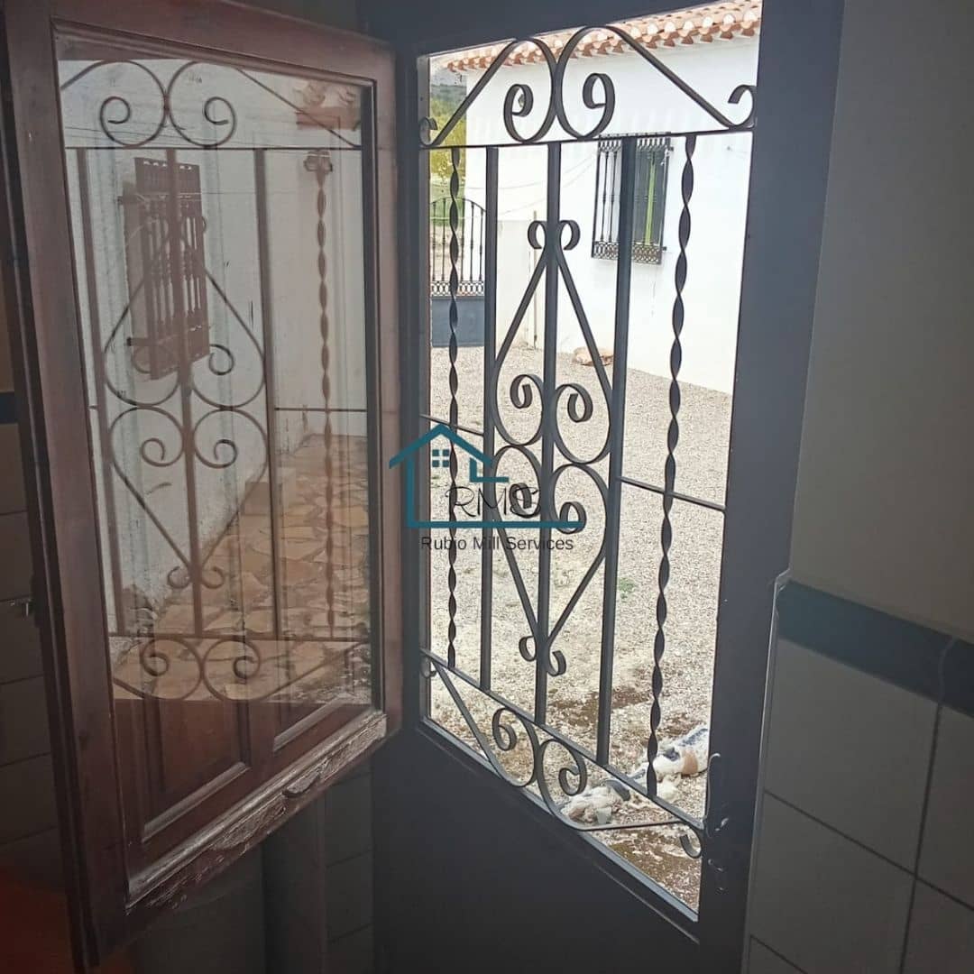 6 soveværelse Finca/Landehus til salg i Chirivel med swimmingpool garage - € 530.000 (Ref: 8971248)