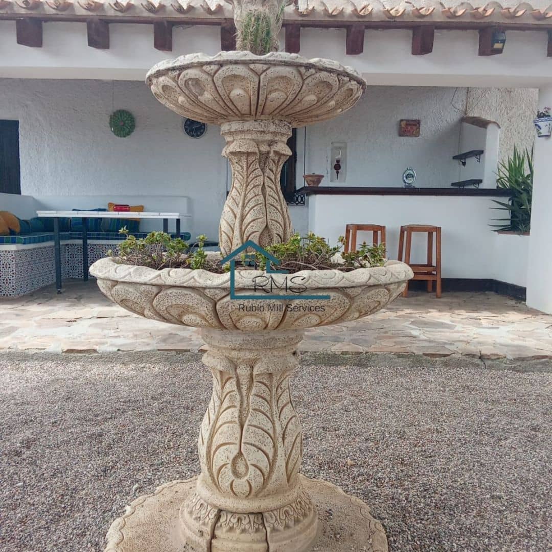 6 soveværelse Finca/Landehus til salg i Chirivel med swimmingpool garage - € 530.000 (Ref: 8971248)