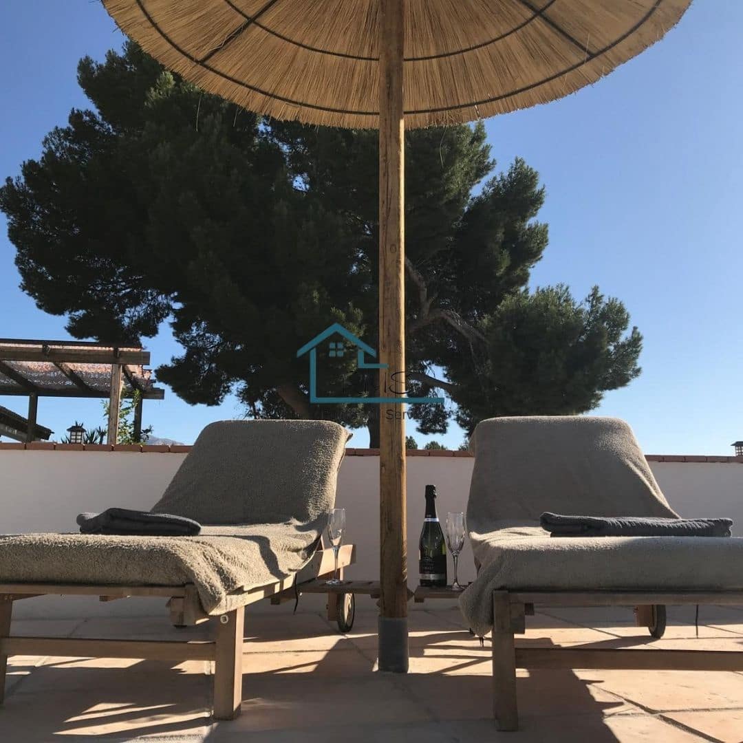 6 soveværelse Finca/Landehus til salg i Chirivel med swimmingpool garage - € 530.000 (Ref: 8971248)