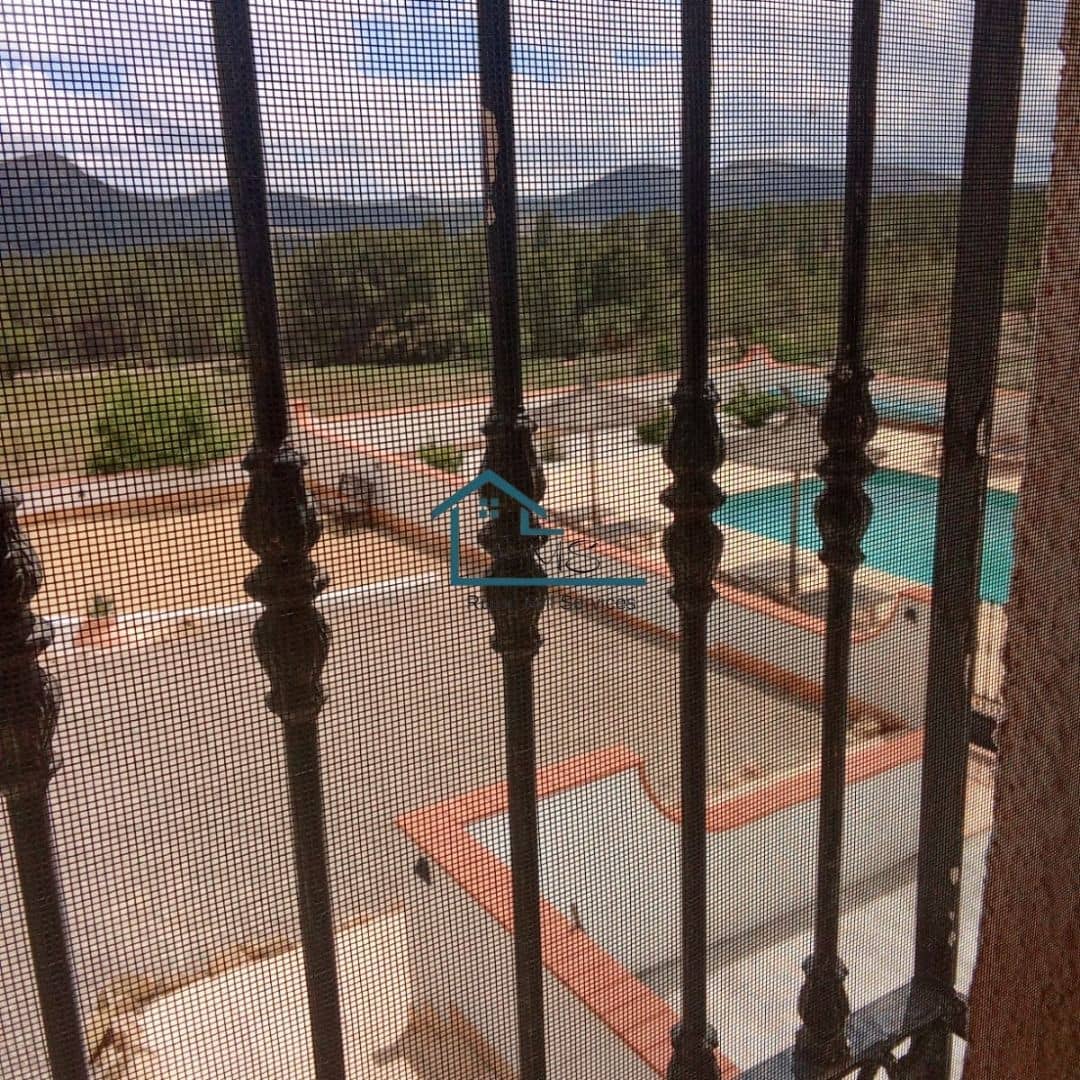 6 soveværelse Finca/Landehus til salg i Chirivel med swimmingpool garage - € 530.000 (Ref: 8971248)