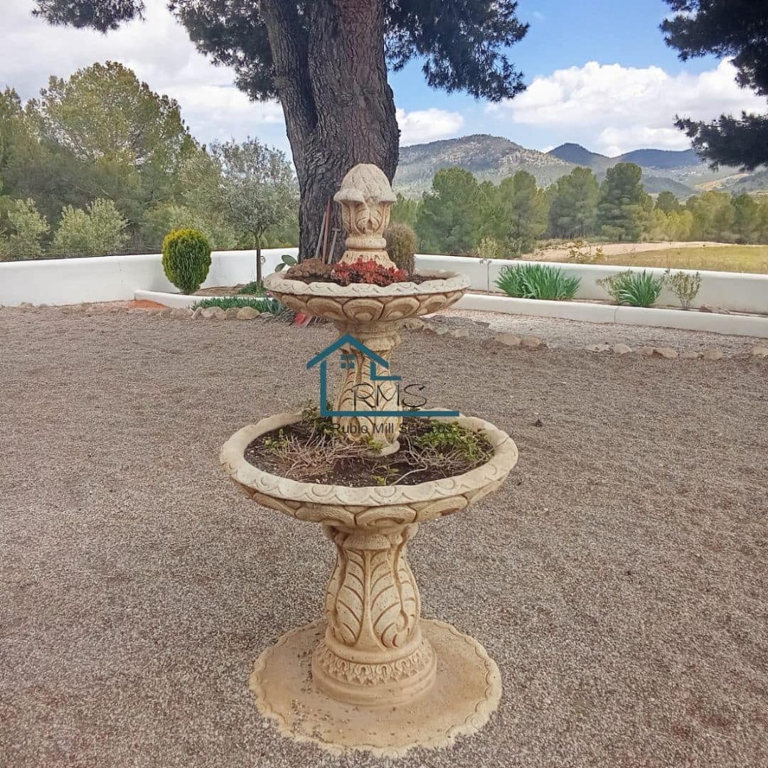 6 soveværelse Finca/Landehus til salg i Chirivel med swimmingpool garage - € 530.000 (Ref: 8971248)