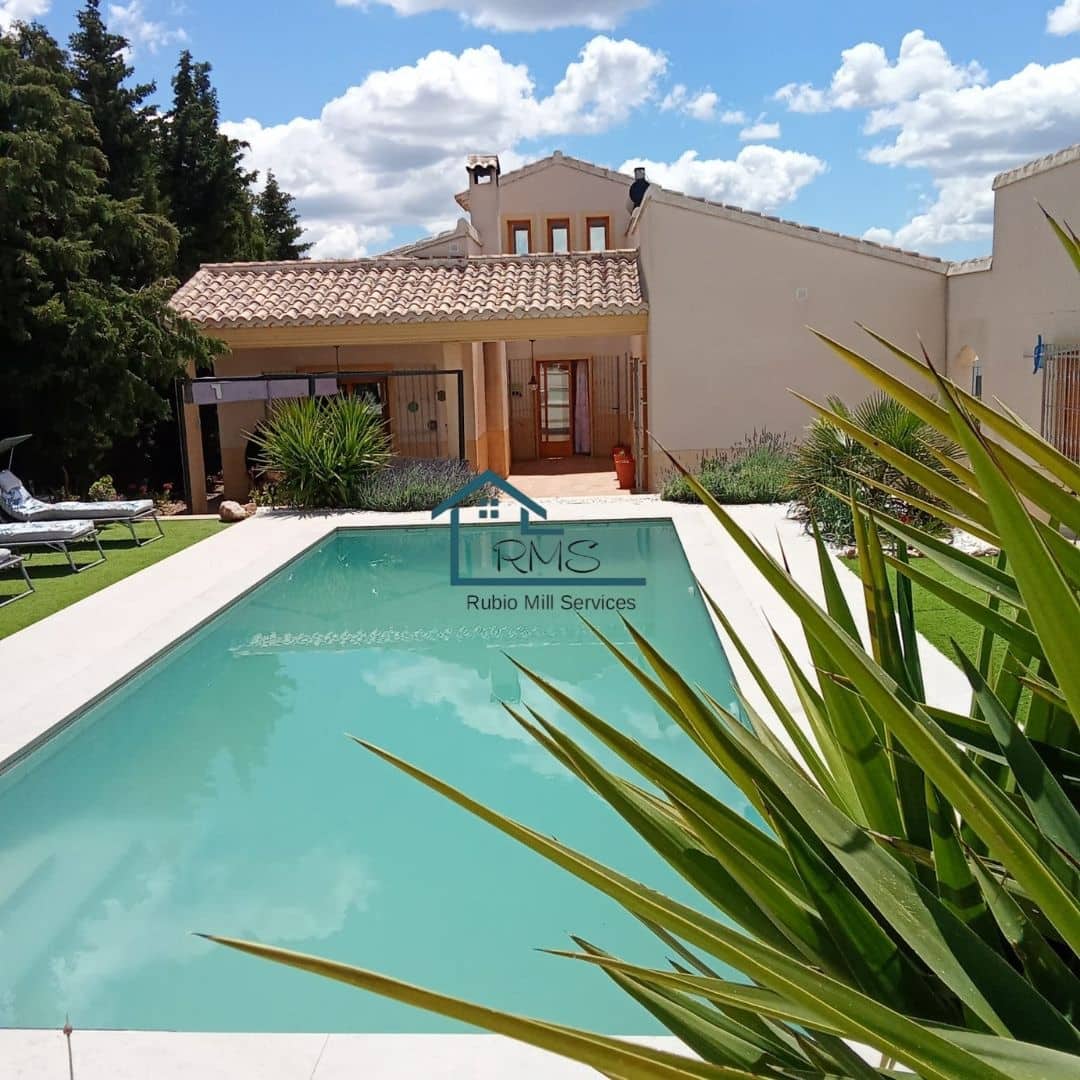 3 bedroom Villa for sale in Velez-Rubio with pool garage - € 320,000 (Ref: 8994375)