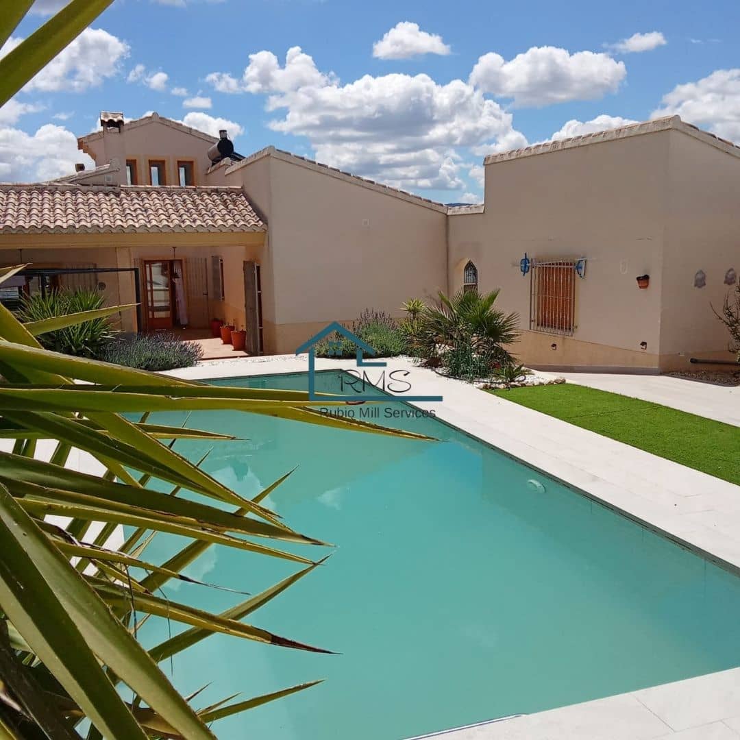 3 bedroom Villa for sale in Velez-Rubio with pool garage - € 320,000 (Ref: 8994375)