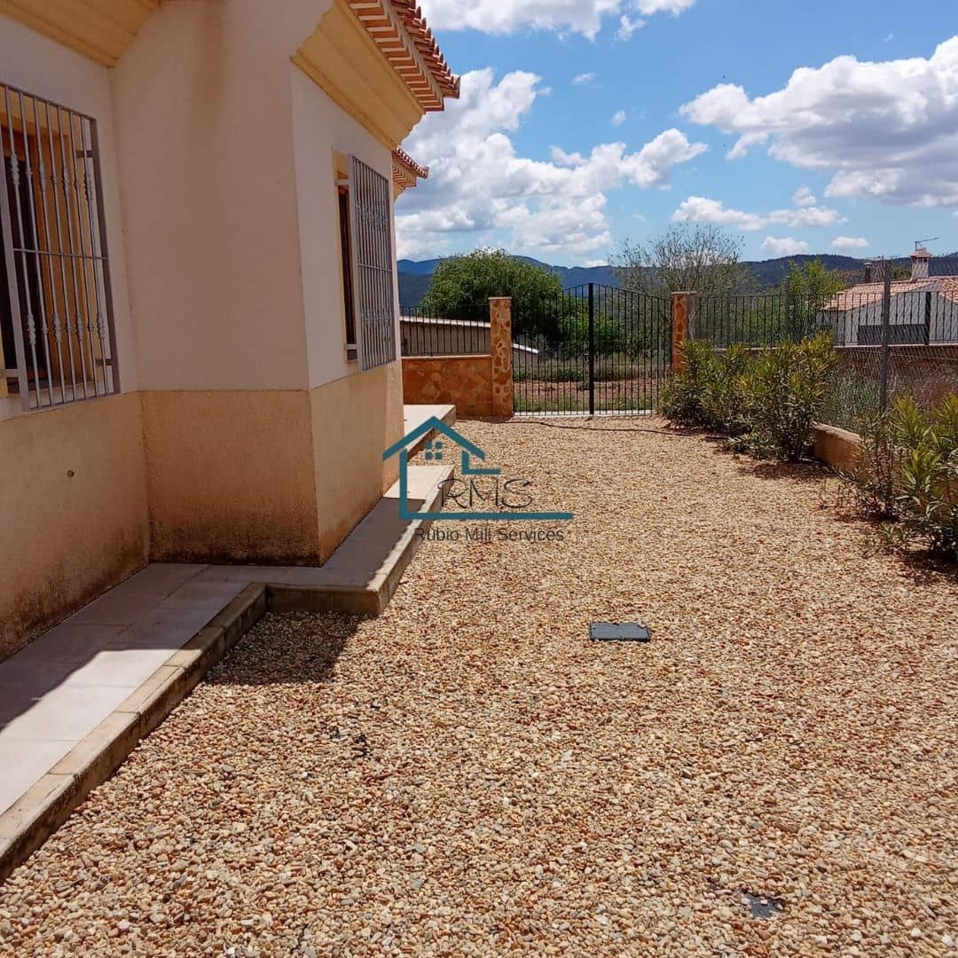 3 bedroom Villa for sale in Velez-Rubio with pool garage - € 320,000 (Ref: 8994375)