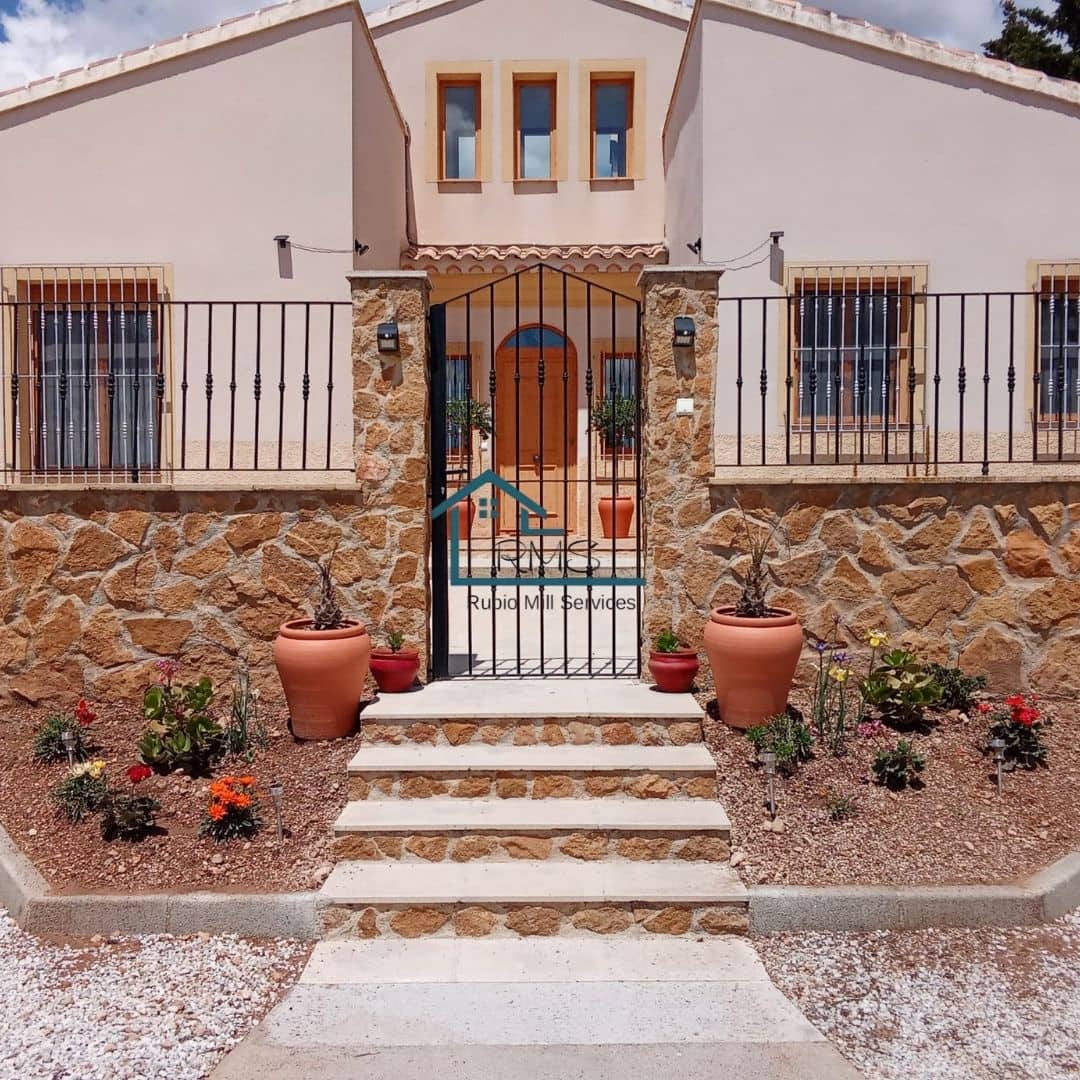 3 bedroom Villa for sale in Velez-Rubio with pool garage - € 320,000 (Ref: 8994375)