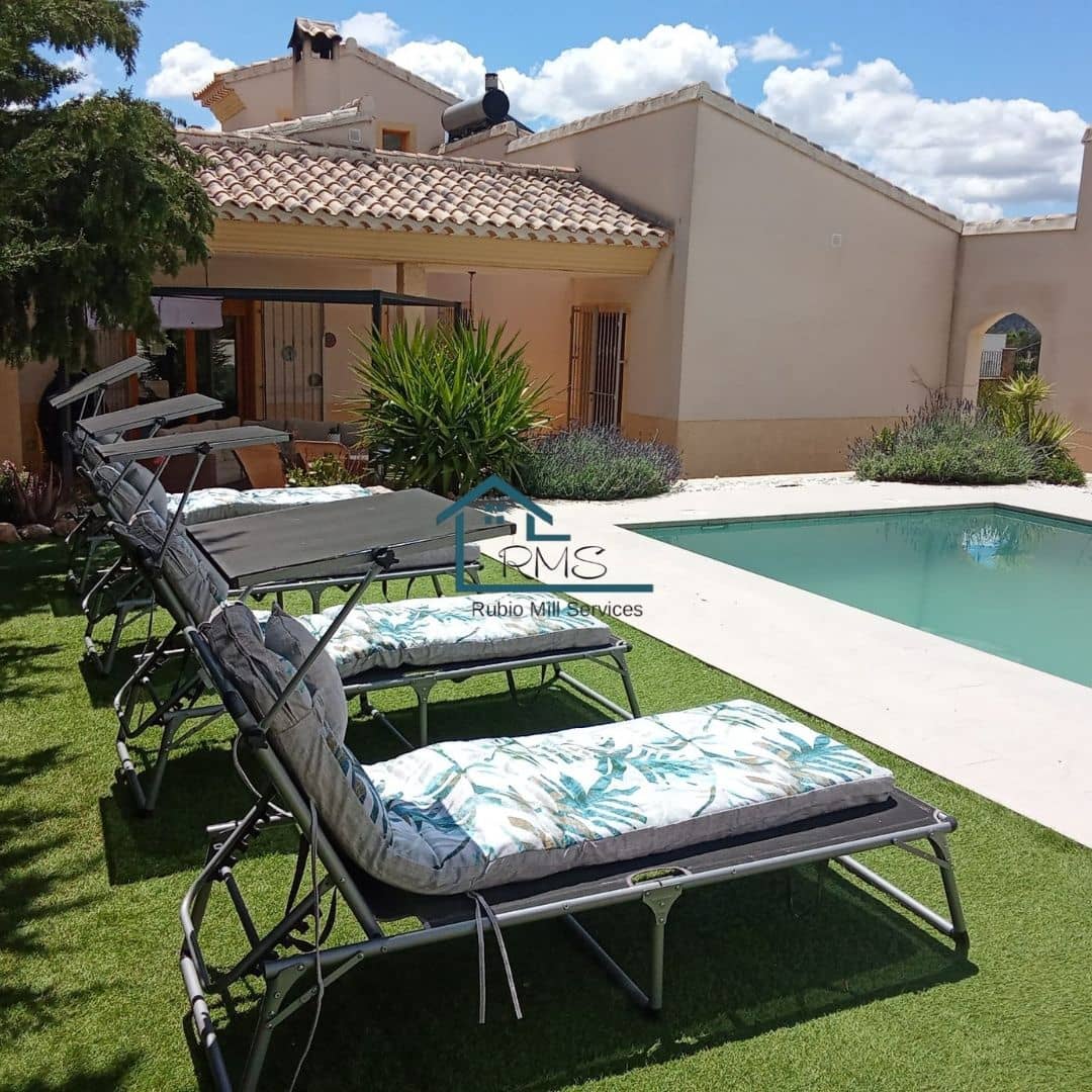 3 bedroom Villa for sale in Velez-Rubio with pool garage - € 320,000 (Ref: 8994375)