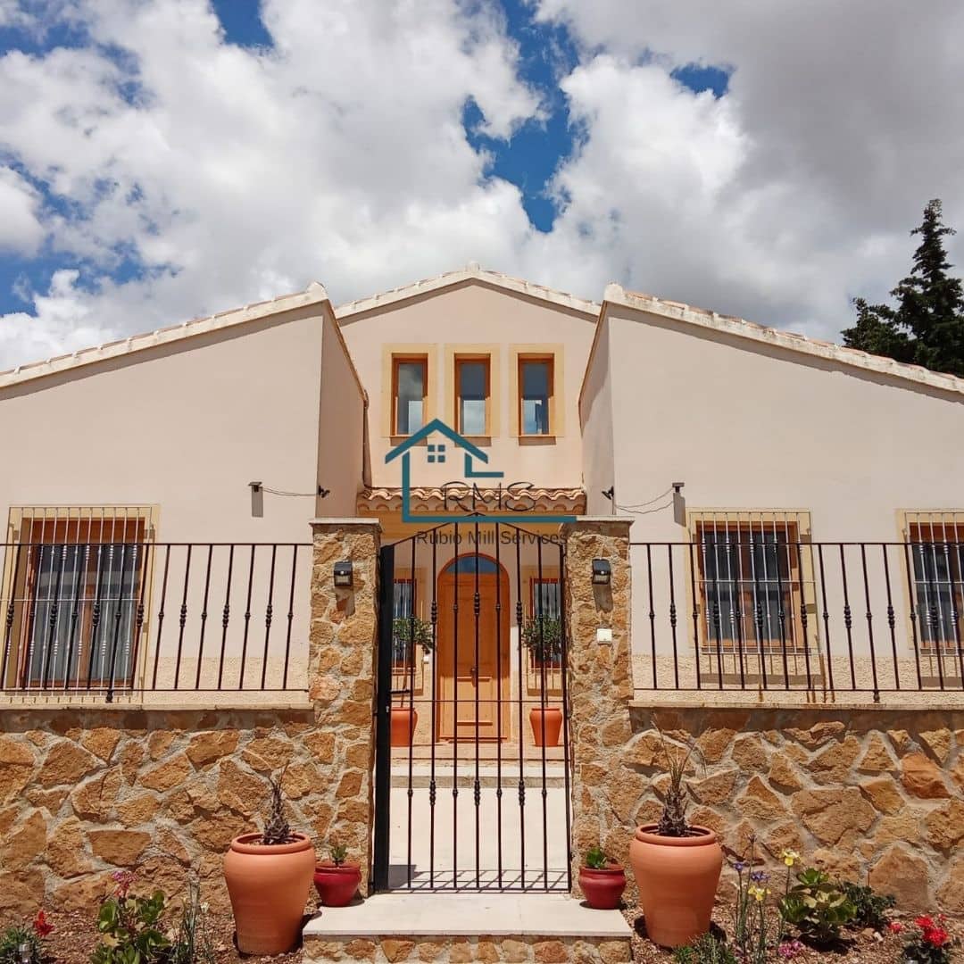 3 bedroom Villa for sale in Velez-Rubio with pool garage - € 320,000 (Ref: 8994375)