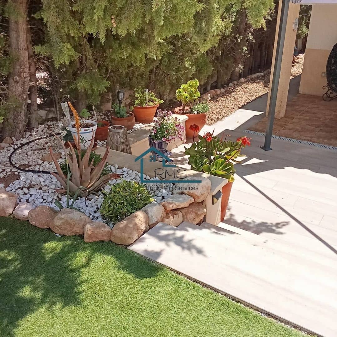 3 bedroom Villa for sale in Velez-Rubio with pool garage - € 320,000 (Ref: 8994375)