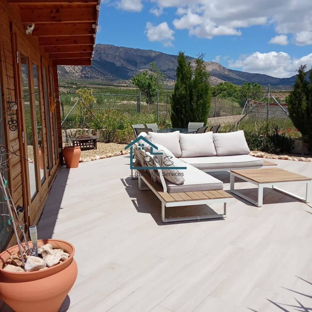 3 bedroom Villa for sale in Velez-Rubio with pool garage - € 320,000 (Ref: 8994375)