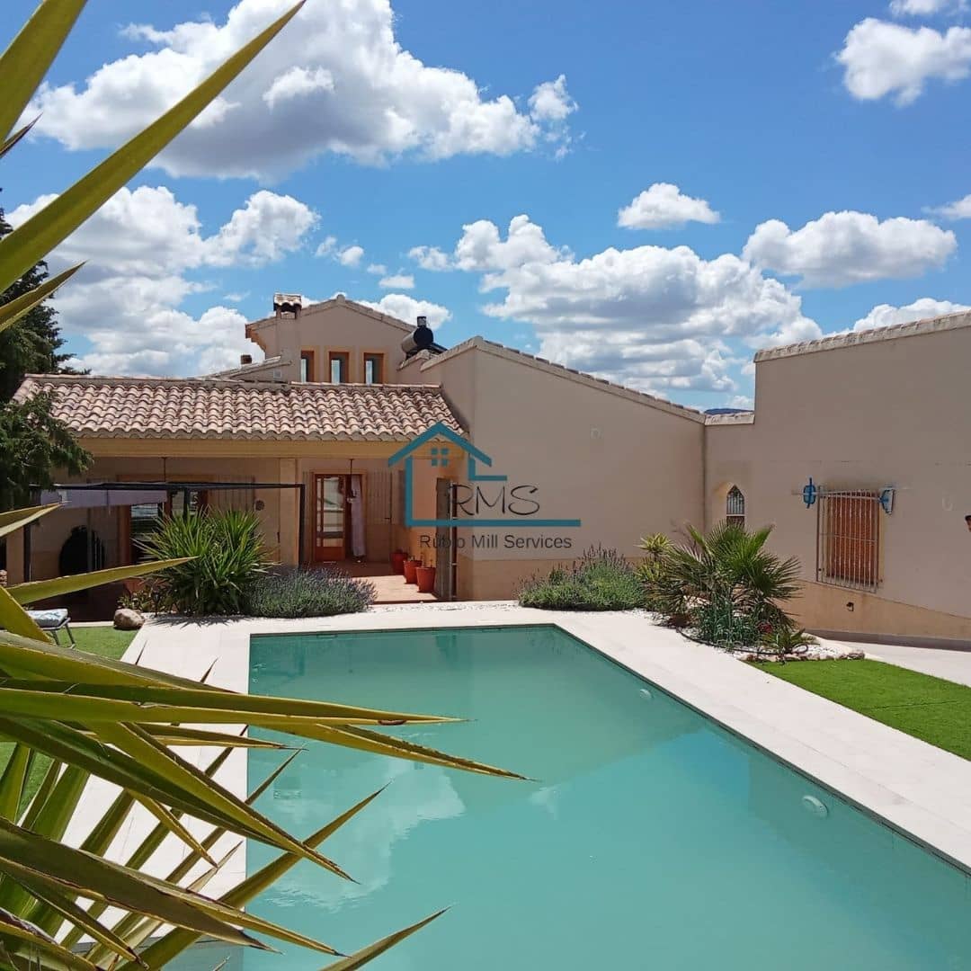 3 bedroom Villa for sale in Velez-Rubio with pool garage - € 320,000 (Ref: 8994375)