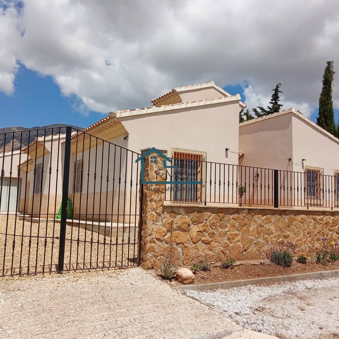 3 bedroom Villa for sale in Velez-Rubio with pool garage - € 320,000 (Ref: 8994375)