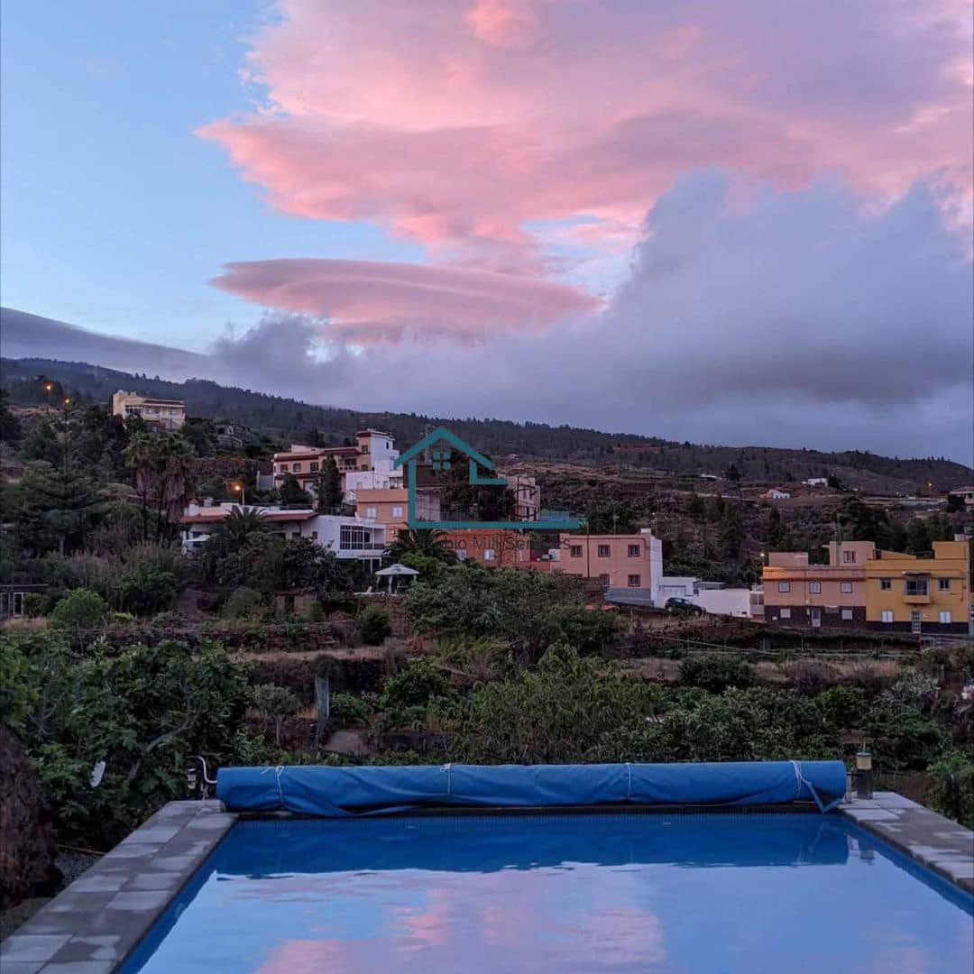 4 soveværelse Villa til salg i Granadilla de Abona med swimmingpool - € 595.000 (Ref: 9218817)