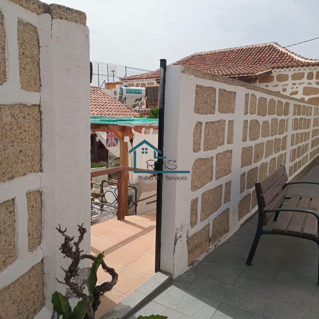 4 soveværelse Villa til salg i Granadilla de Abona med swimmingpool - € 595.000 (Ref: 9218817)