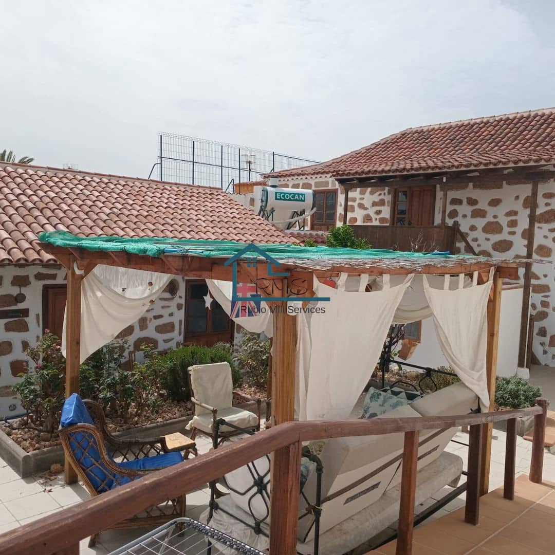 4 soveværelse Villa til salg i Granadilla de Abona med swimmingpool - € 595.000 (Ref: 9218817)