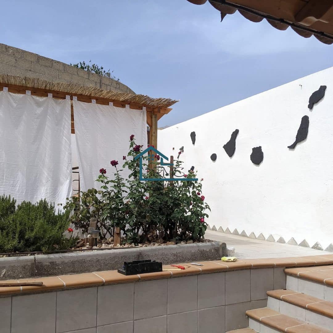 4 soveværelse Villa til salg i Granadilla de Abona med swimmingpool - € 595.000 (Ref: 9218817)