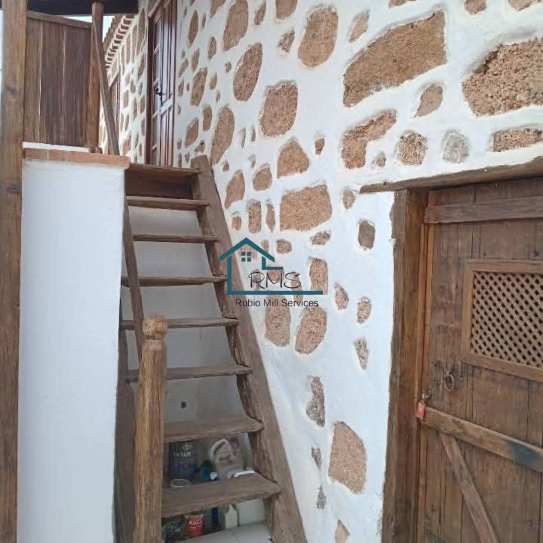 4 soveværelse Villa til salg i Granadilla de Abona med swimmingpool - € 595.000 (Ref: 9218817)