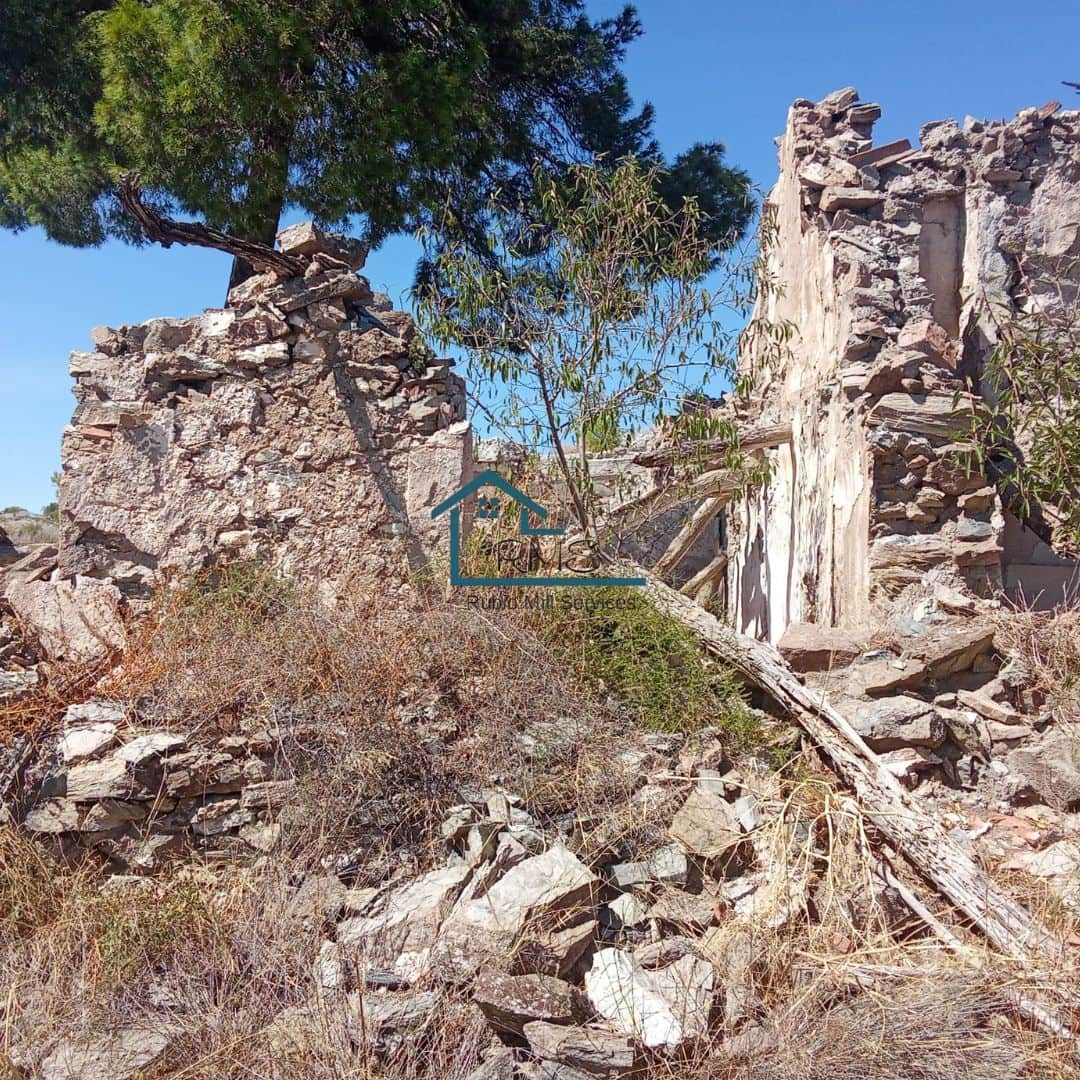 Ruin till salu i Henares - 45 000 € (Ref: 9231256)