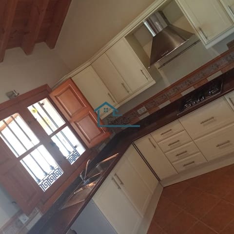 3 slaapkamer Villa te koop in Vélez-Blanco met zwembad garage - € 265.000 (Ref: 9247665)