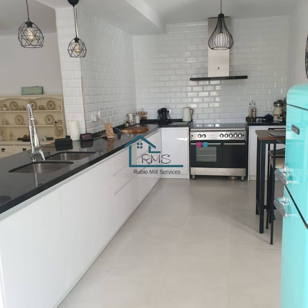 3 slaapkamer Villa te koop in Velez-Rubio met zwembad garage - € 229.000 (Ref: 9417832)