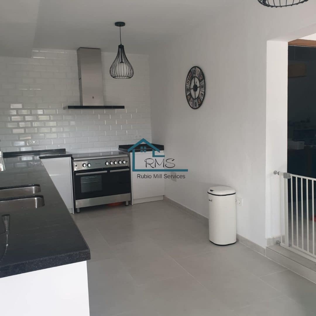 3 slaapkamer Villa te koop in Velez-Rubio met zwembad garage - € 229.000 (Ref: 9417832)