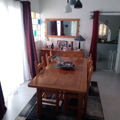 3 slaapkamer Villa te koop in Vélez-Rubio met zwembad garage - € 229.000 (Ref: 9417832)