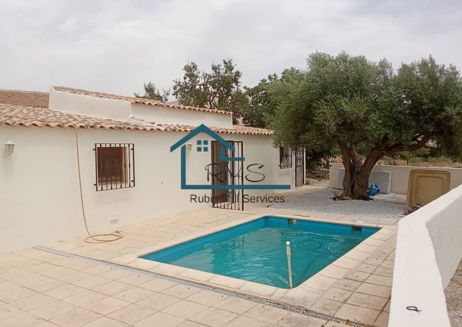 8 bedroom Villa for sale in Velez-Blanco with pool garage - € 499,950 (Ref: 9961758)