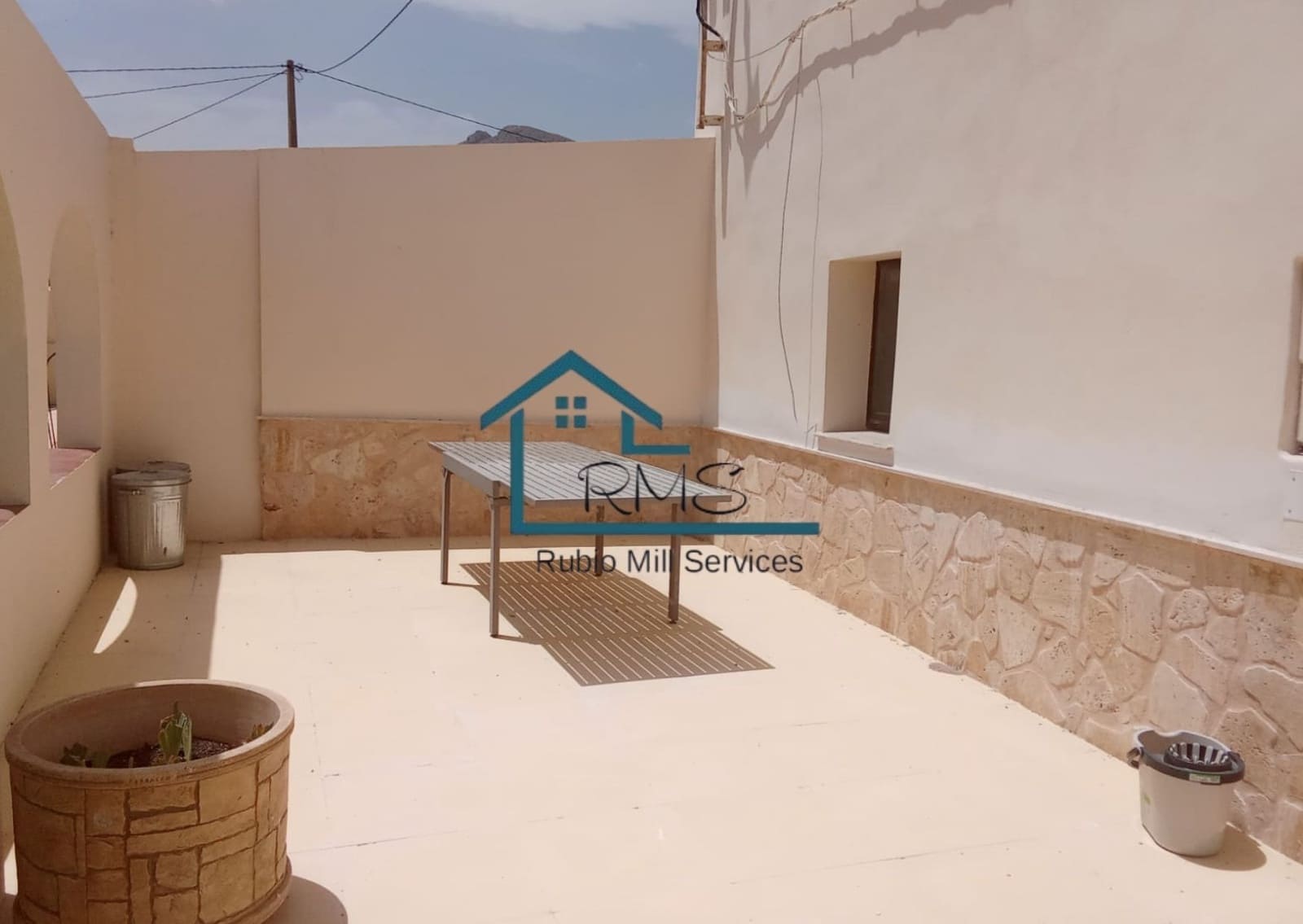 8 bedroom Villa for sale in Velez-Blanco with pool garage - € 499,950 (Ref: 9961758)