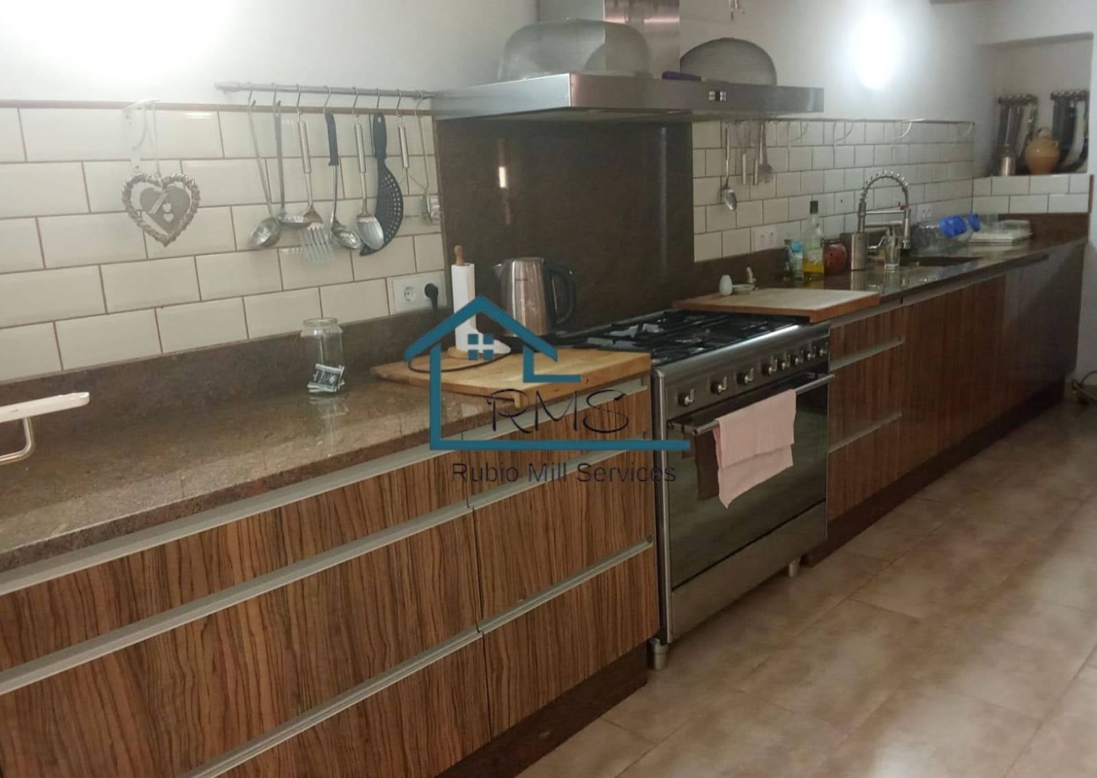 8 bedroom Villa for sale in Velez-Blanco with pool garage - € 499,950 (Ref: 9961758)