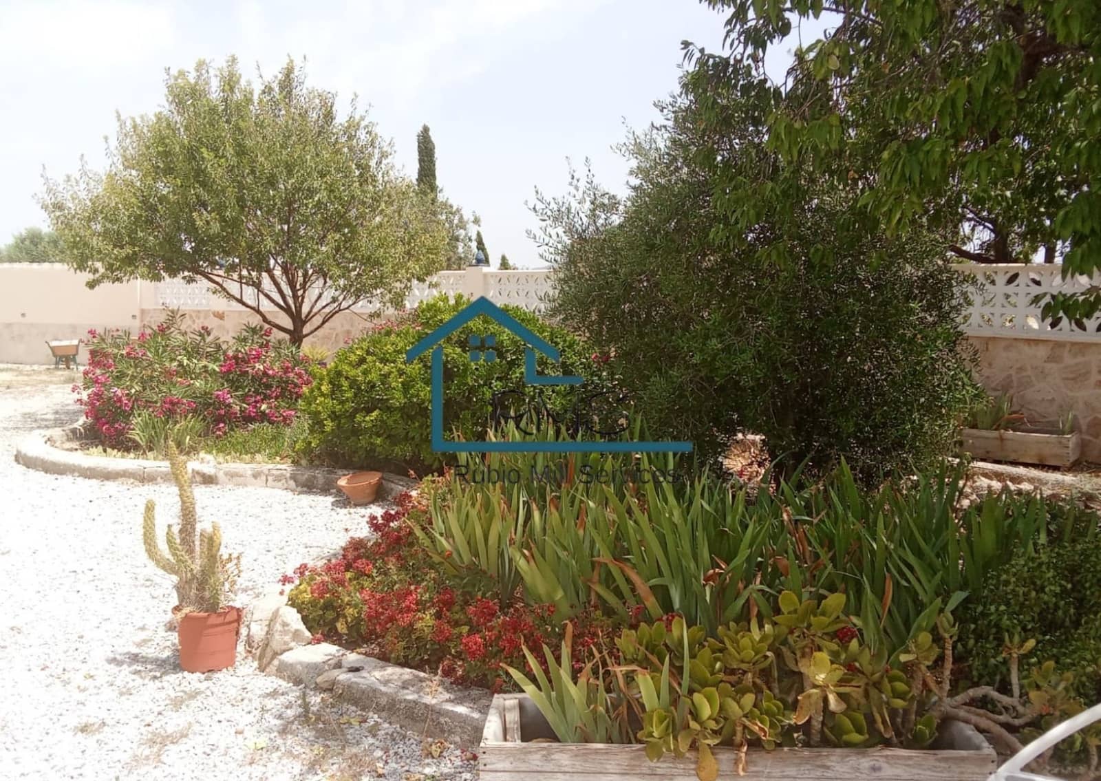 8 bedroom Villa for sale in Velez-Blanco with pool garage - € 499,950 (Ref: 9961758)