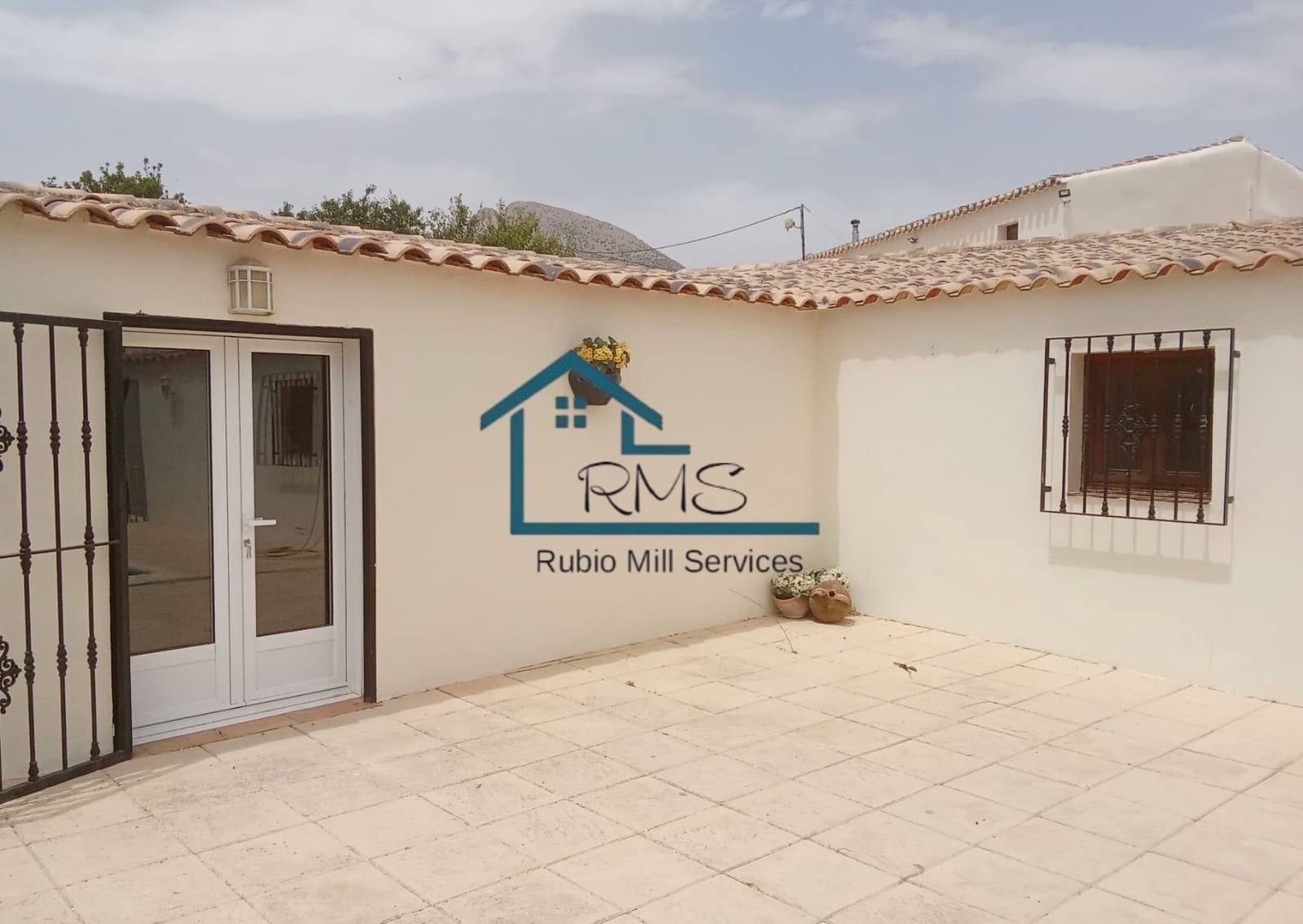 8 bedroom Villa for sale in Velez-Blanco with pool garage - € 499,950 (Ref: 9961758)