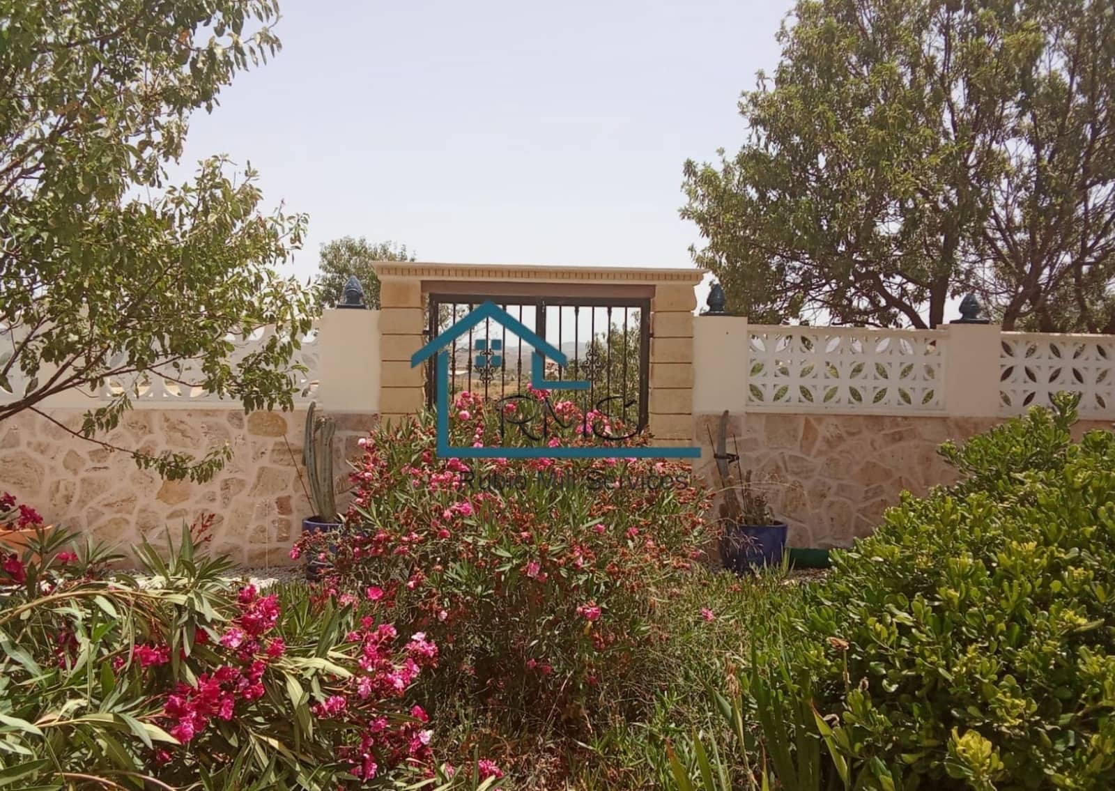 8 bedroom Villa for sale in Velez-Blanco with pool garage - € 499,950 (Ref: 9961758)