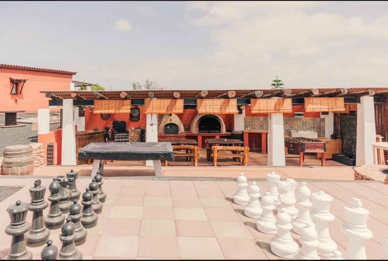 8 slaapkamer Finca/Landhuis te koop in Puerto del Rosario met zwembad garage - € 1.149.000 (Ref: 9436281)