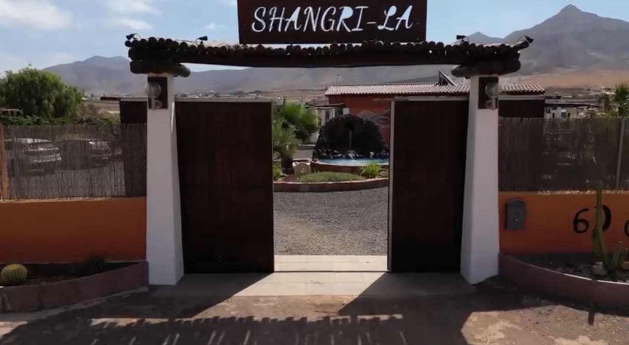 8 slaapkamer Finca/Landhuis te koop in Puerto del Rosario met zwembad garage - € 1.149.000 (Ref: 9436281)