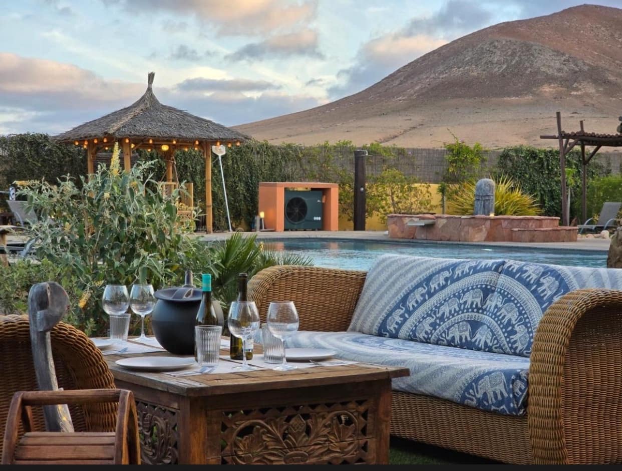 8 slaapkamer Finca/Landhuis te koop in Puerto del Rosario met zwembad garage - € 1.149.000 (Ref: 9436281)